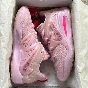 Used Nike KD 15 “Aunt Pearls” Size 9